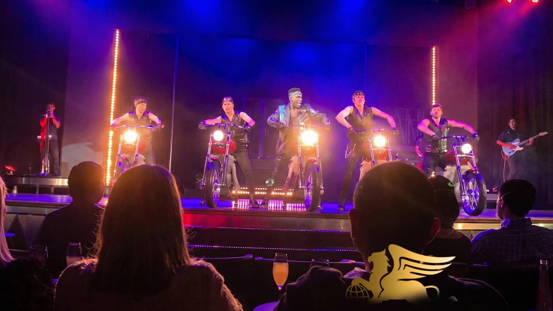 تفریحات نوجوانان در کشتی کروز: راهنمای جامع عکس وبلاگ