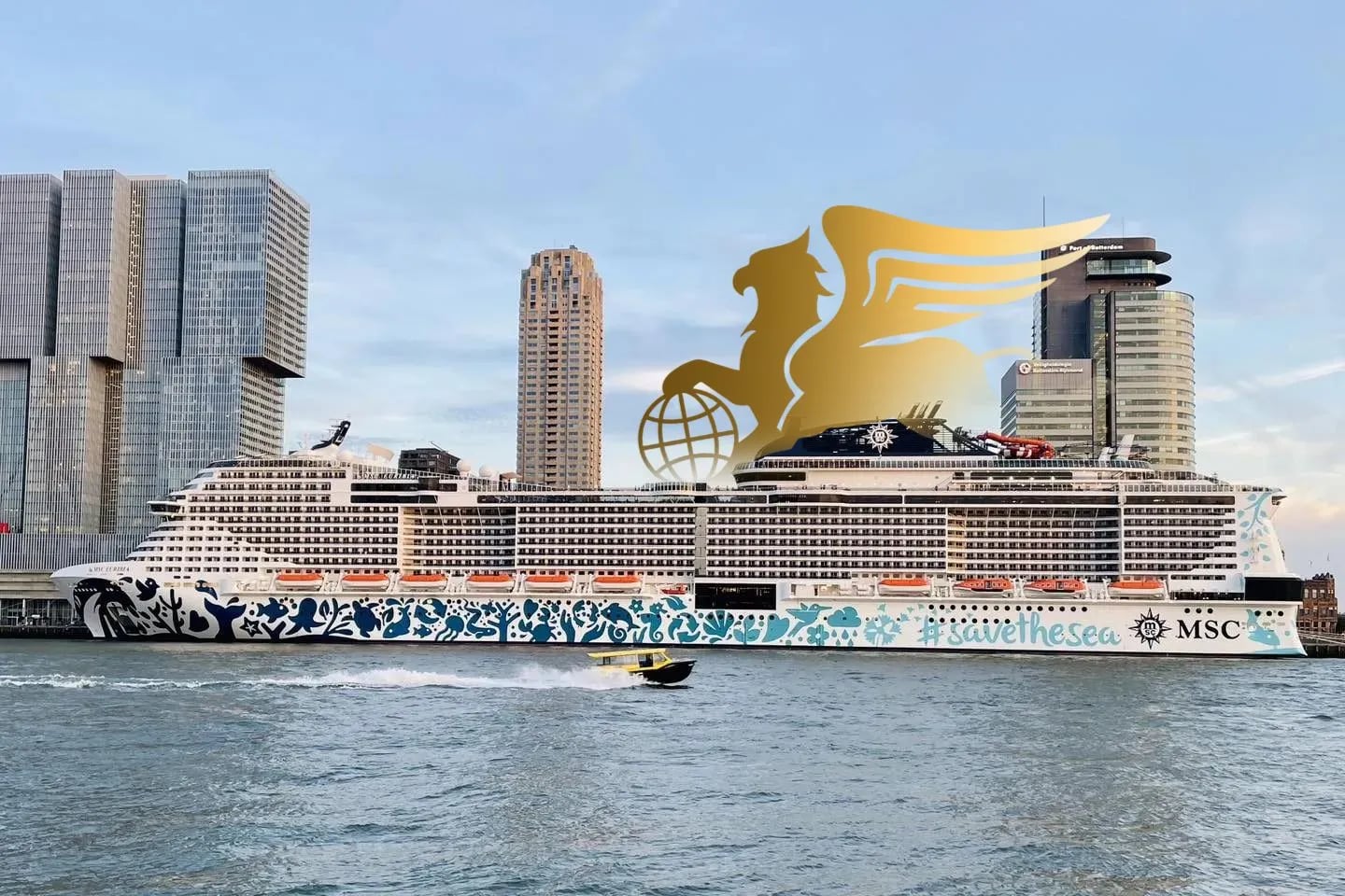 کشتی کروز دوحه ؛ لوکس‌ترین تجربه دریایی در خلیج‌ فارس - پرواز بلورین شیردال - تصویر وبلاگ