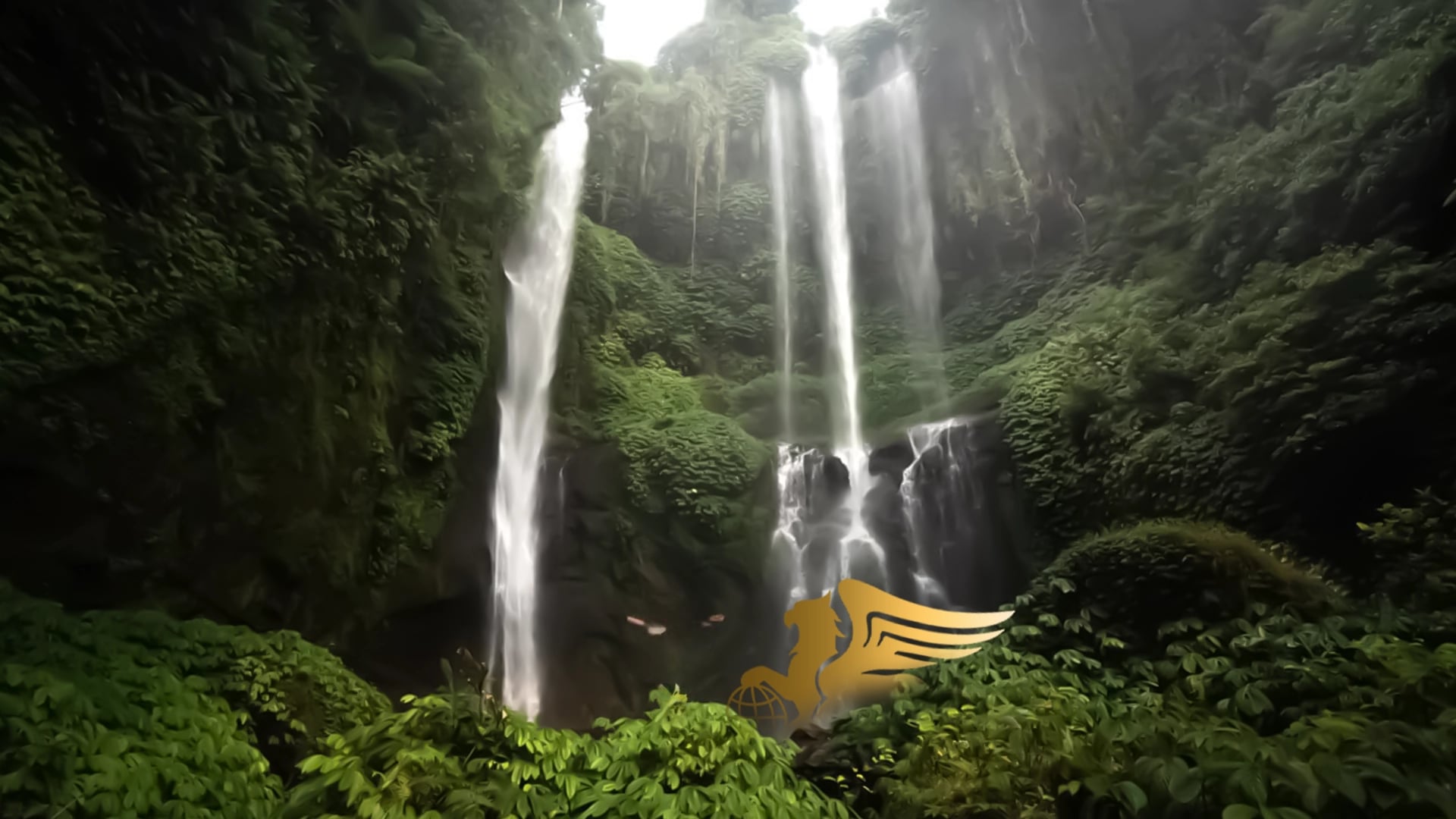 راهنمای جامع، تخصصی و نهایی سفر به آبشار سکومپول بالی عکس اسلایدر