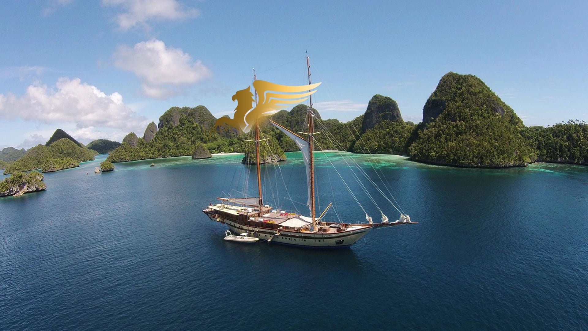 اجاره یات و کشتی فینیسی در اندونزی؛ سفر لوکس به راجا آمپات و کومودو + قیمت ۲۰۲۵ عکس اسلایدر