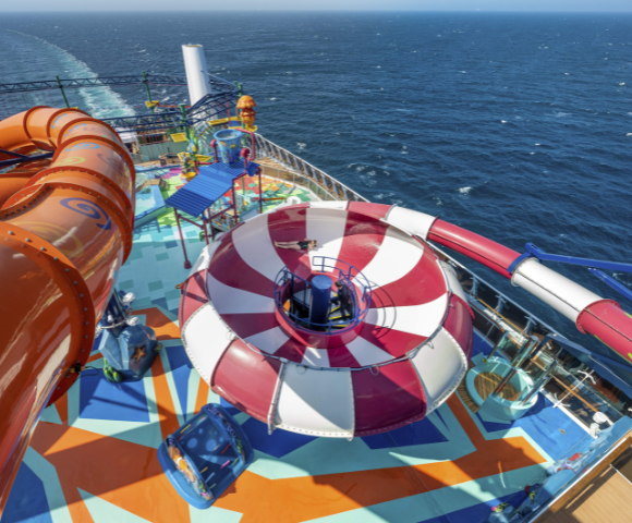 کشتی کروز در خلیج فارس