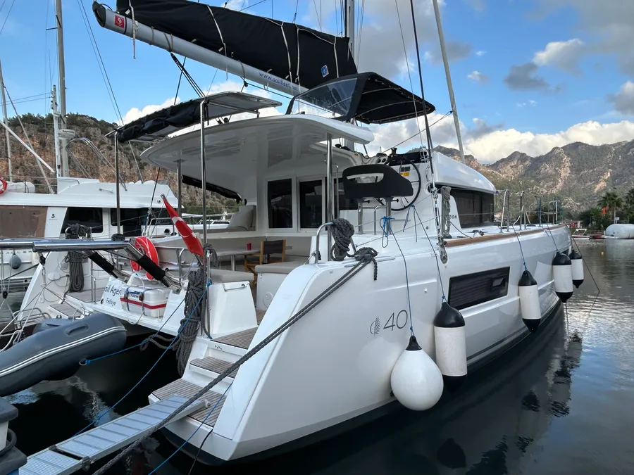 Lagoon 40 | Sail Agena