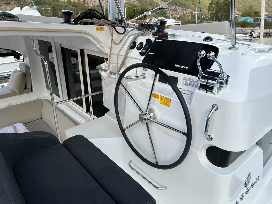 Lagoon 40 | Sail Agena