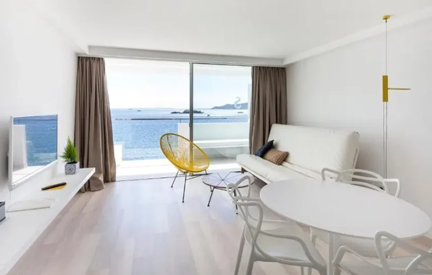 Studio Apartment with Sea View